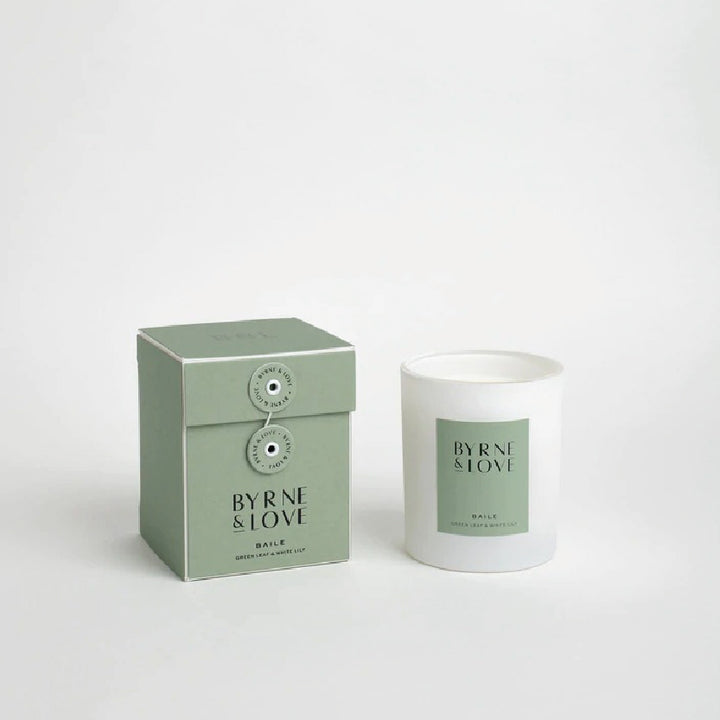 Byrne & Love Baile | Green leaf & White Lily Candle - The uniek | lifestyle you need